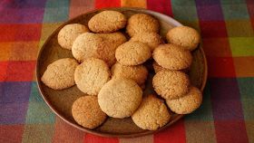 Un piccolo tocco di dolcezza, che accompagna il ricordo dei morti