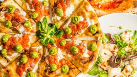 Il buon cibo da mangiare adesso. Anzi, “mò”!