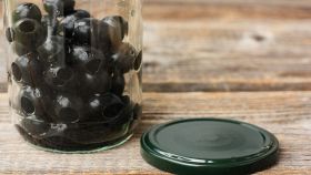 Olive nere denocciolate in barattolo