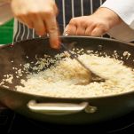 risotto-radicchio-e-noci-tostatura-a-secco