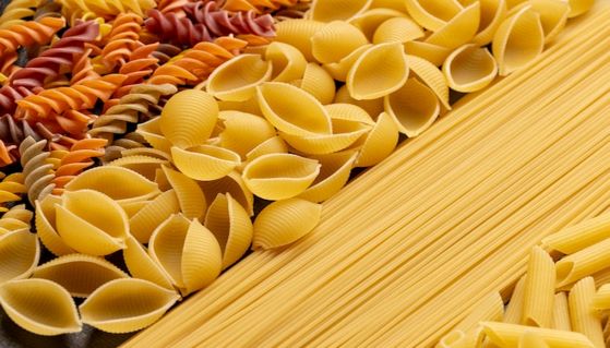 Varietà di tipi e forme di pasta secca italiana