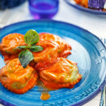 ravioli capresi impiattamento