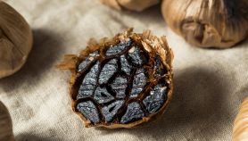 aglio nero proprieta benefici come usarlo in cucina