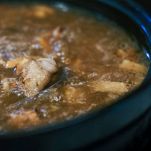 cucinando-scaloppine-con-funghi-di-seitan