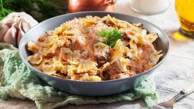 Un primo avvolgente, punteggiato da piccoli tocchi rosolati