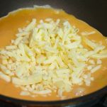 frittata-mozzarella-e-prosciutto-cotto-cottura