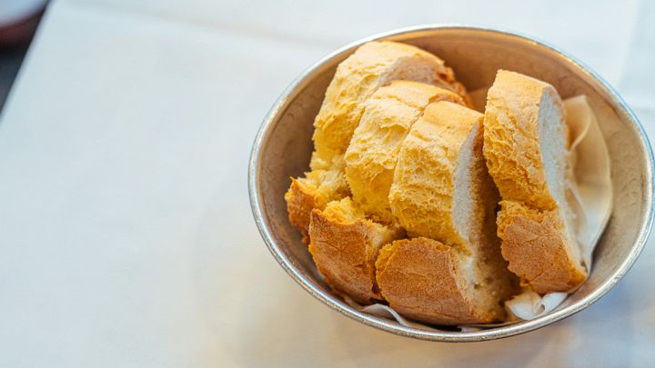 Non chiamatelo sciapo: c'è un motivo se questo pane è così