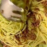 pasta-con-salsiccia-e-fiori-di-zucca-mantecare