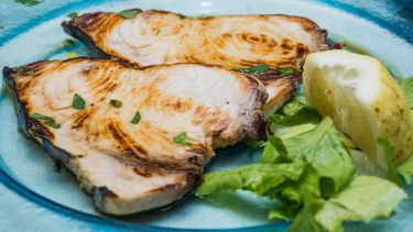 Essenziale, fresco: qui (quasi) tutto è giocato sul limone