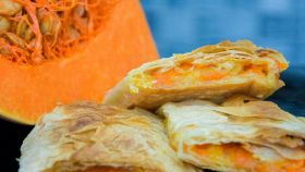 L'impasto che custodisce un ripieno intenso, salato e inatteso