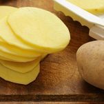 tagliare-le-patate-a-fette