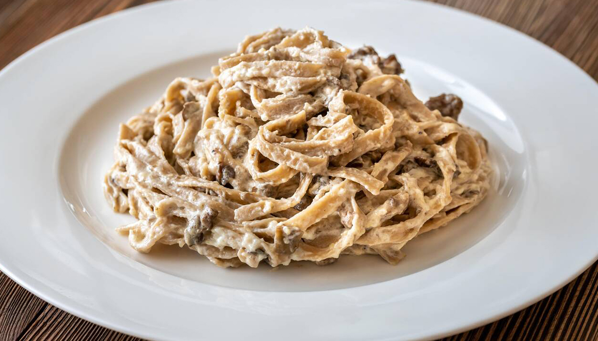 Pasta con crema di funghi porcini