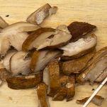 tagliatelle-porcini-e-tartufo-preparazione-funghi