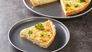 Torta salata con broccoli e scamorza