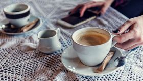 Bere il caffè a fine pasto