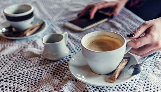 Bere il caffè a fine pasto