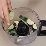 crespelle-salmone-e-zucchine-preparo-zucchine