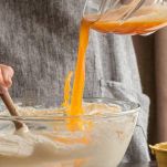 crostata-ricotta-e-mascarpone-preparazione-crema-con-uovo