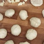 Danubio albero di Natale, preparazione dischetti.jpg