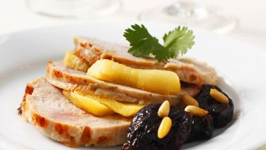 servire-con-il-cappone-farcito-con-i-carciofi