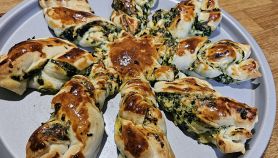 Stella salata di Natale ricotta e spinaci