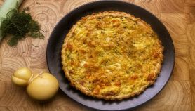 Torta salata con pancetta e scamorza