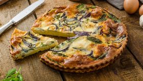 Torta salata di polenta e verdure