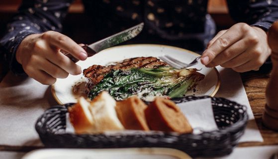 trucco forchetta mano non dominante cosa sapere