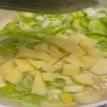 Vellutata di radicchio, cottura soffritto.jpg