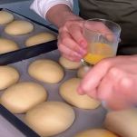 maritozzo-salato-spennellatura