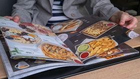 Scelta dal menu al ristorante