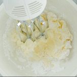 mousse-ricotta-e-pere-preparare-composto