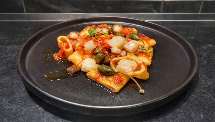 Paccheri con baccalà e olive