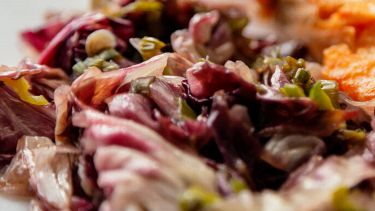 Unisce sensazioni opposte: è un contorno facile e d'effetto