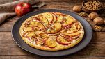 Torta salata con mele e formaggio