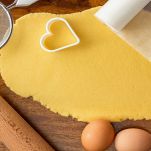 crostata-du-san-valentino-ritaglio-decorazioni