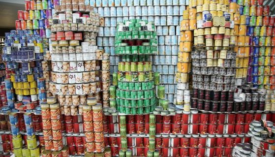 Lattine di conserve supermercato