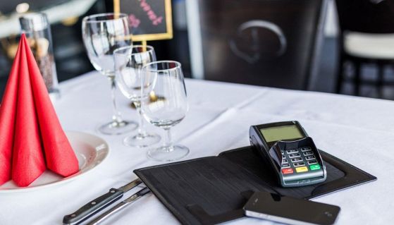 POS su un tavolo da ristorante