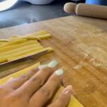 quadrucci-in-brodo-con-porcini-preparazione-sfoglia