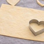 tagliare-i-cuori-dalla-sfoglia