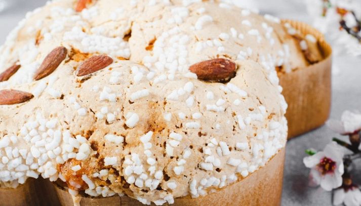 Colomba classica con mandorle