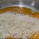 pasta-cacio-e-ova-preparazione-composto