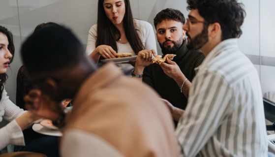 Studenti durante la ricreazione a scuola