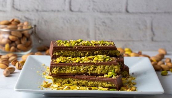 Tavolette di cioccolato al pistacchio e kataifi