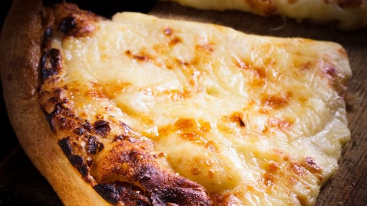 Trancio di pizza bruciacchiato