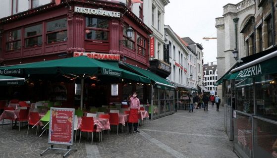 Pizzeria e ristorante italiano per le strade di Anversa in Belgio
