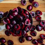Ciliegie pulite per panna cotta