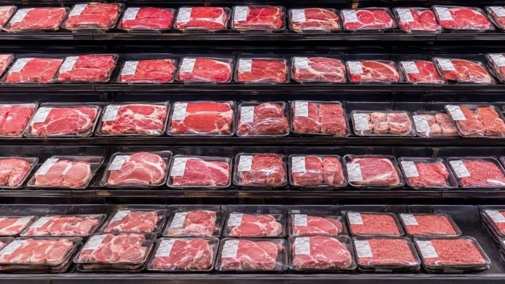 Il banco carne fresca confezionata al supermercato