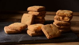 Vassoio con biscotti alle nespole