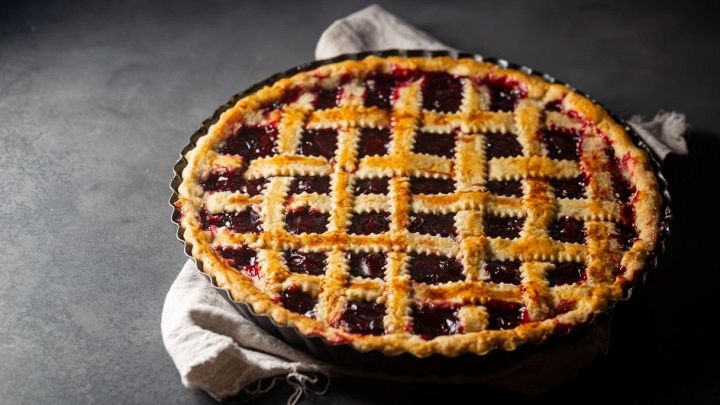 Crostata classica di ciliegia italiana